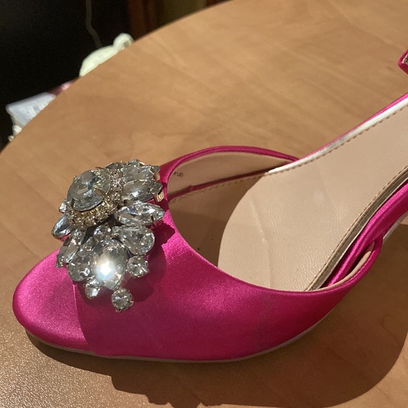 Badgley Mischka Jewel Heels - Picture 3 of 9